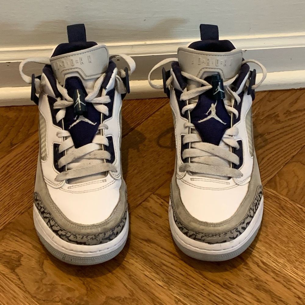 Jordan Kids' Grade School Spizike Low Shoes. Size Youth 5